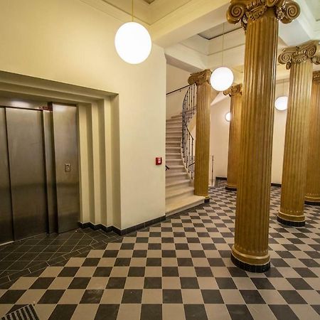 Design 3Bdr Apartment In Residence, Free Parking Прага Екстериор снимка