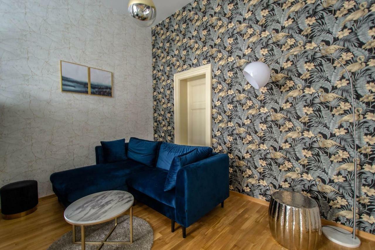 Design 3Bdr Apartment In Residence, Free Parking Прага Екстериор снимка