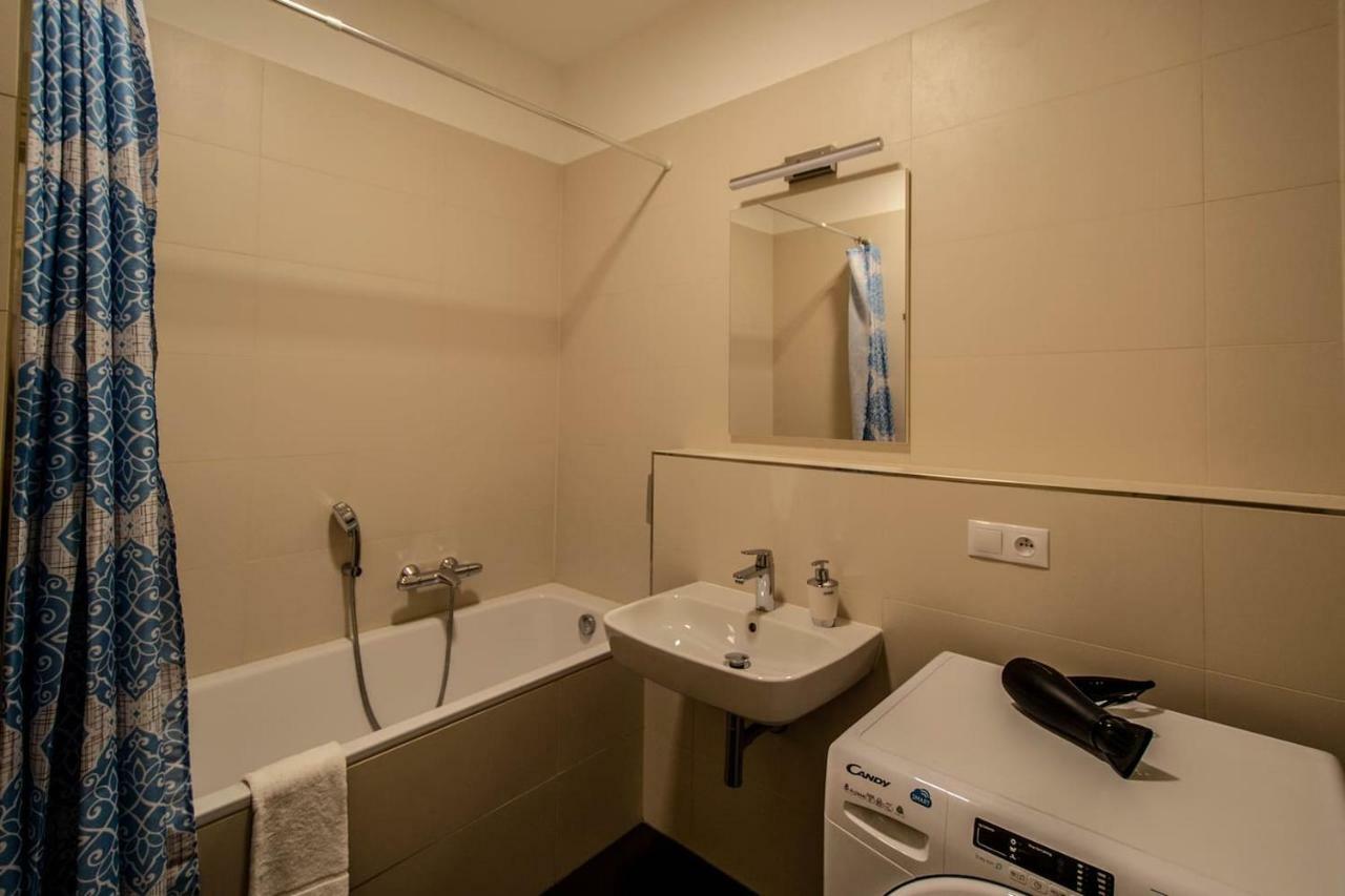 Design 3Bdr Apartment In Residence, Free Parking Прага Екстериор снимка