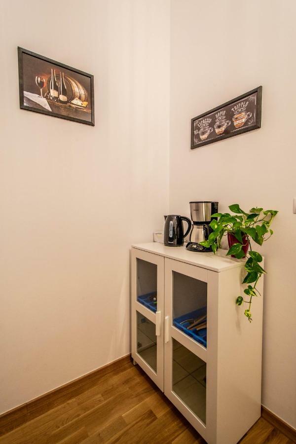 Design 3Bdr Apartment In Residence, Free Parking Прага Екстериор снимка