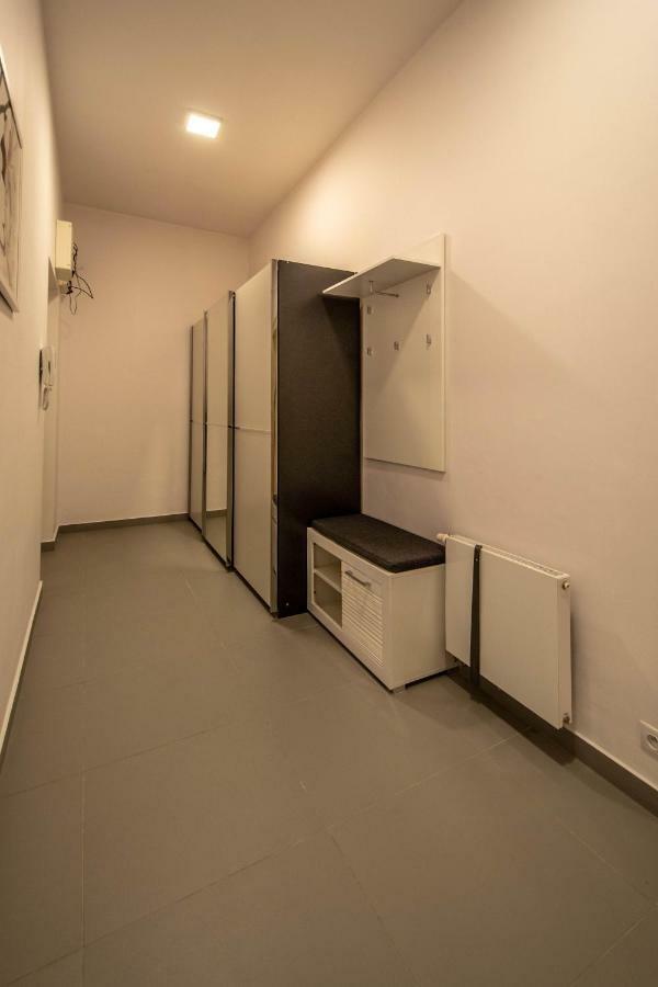 Design 3Bdr Apartment In Residence, Free Parking Прага Екстериор снимка